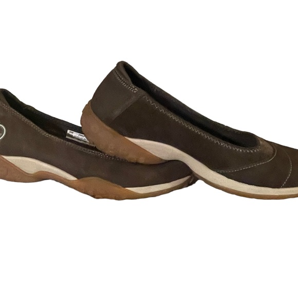Women’s Timberland Brown Nubuck Leather Slip On Flats: Size8 - Picture 2 of 8